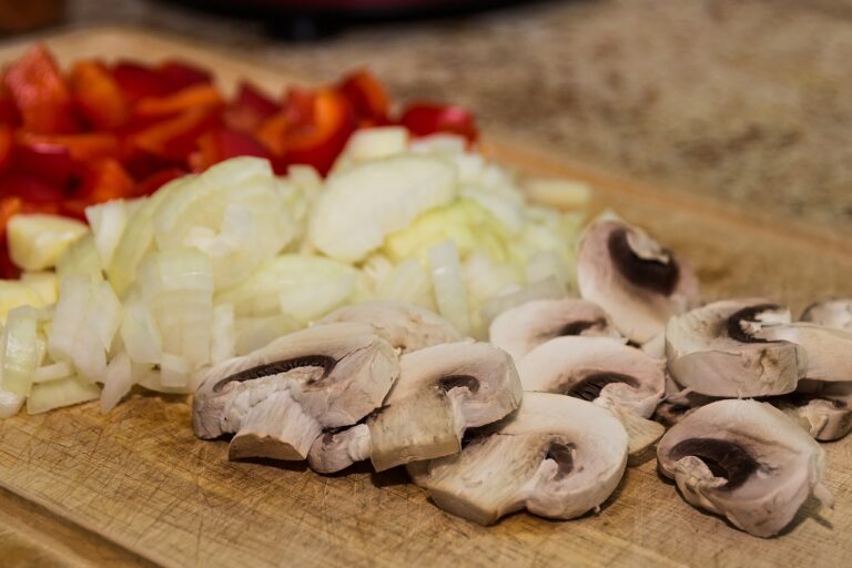 mushrooms, onions, peppers-417101.jpg